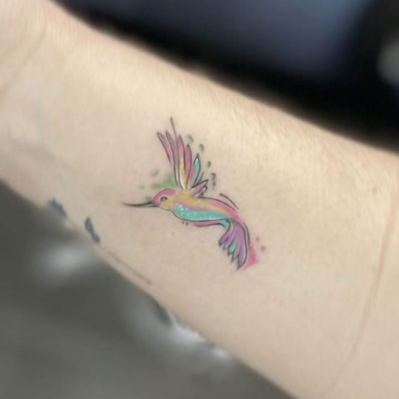 Micro tattoo a color